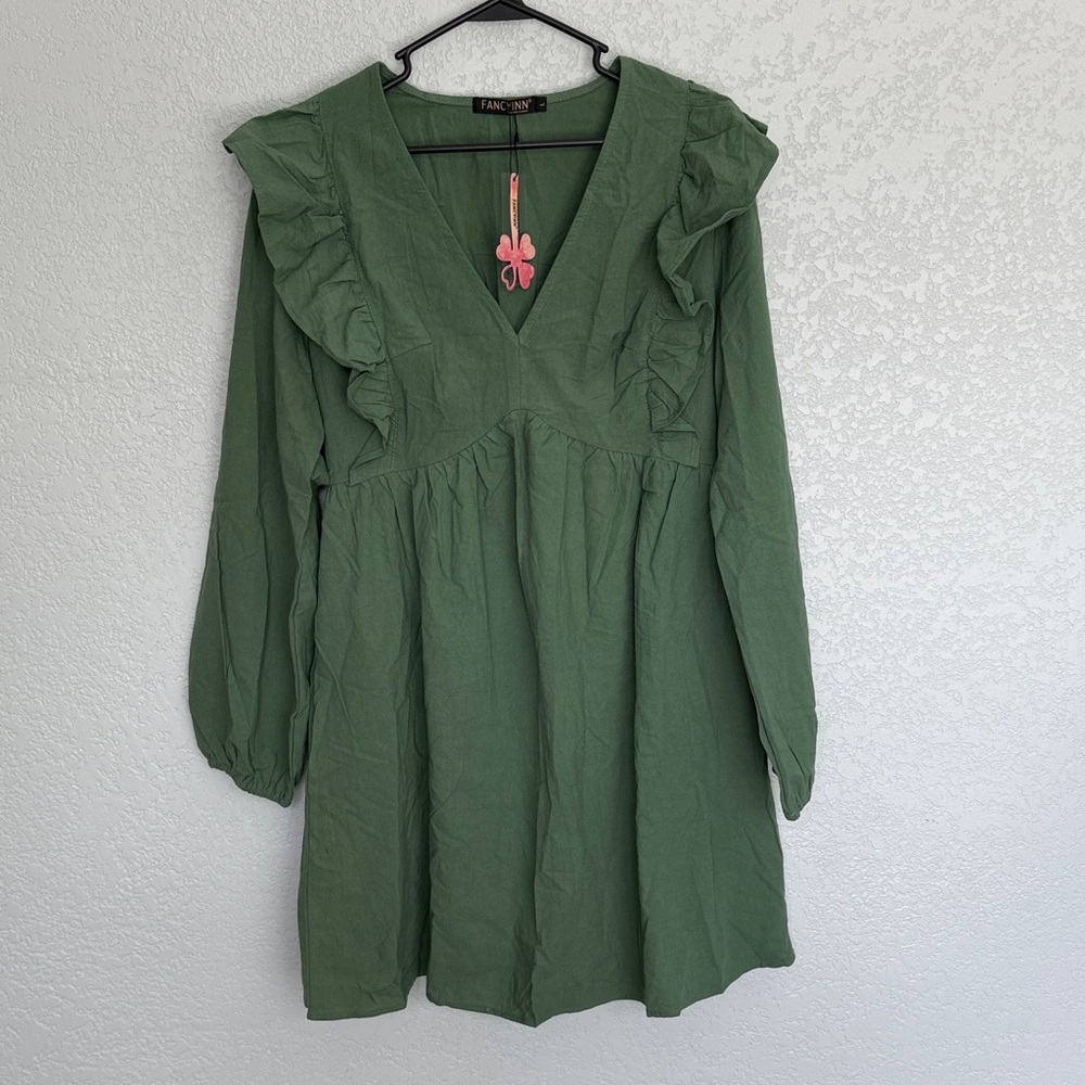 Fancyinn Elegant Green Garment
0040 - Picture 3 of 9